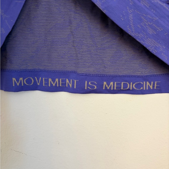 lululemon athletica Blue Men's Short Sleeve Tee - Picture 6 of 6